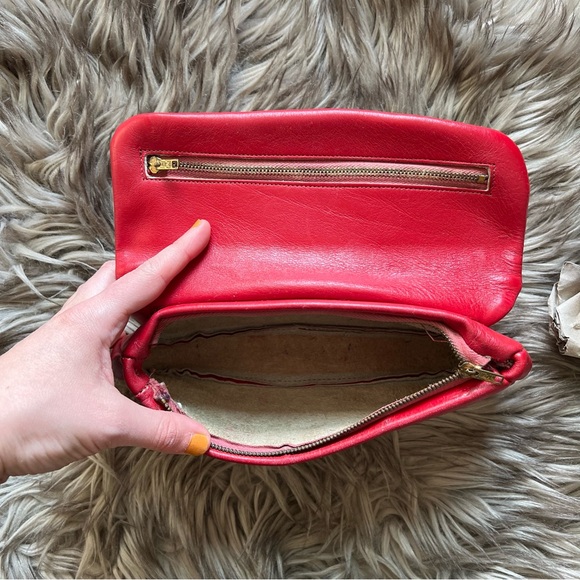 🌿SOLD🌿 Vintage Red Leather Handheld Clutch Purse 🍒 - Picture 4 of 5